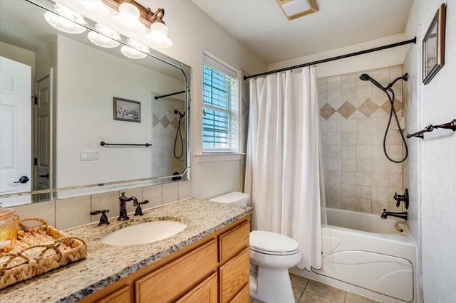 104 Firestone PL, Meadowlakes, TX 78654