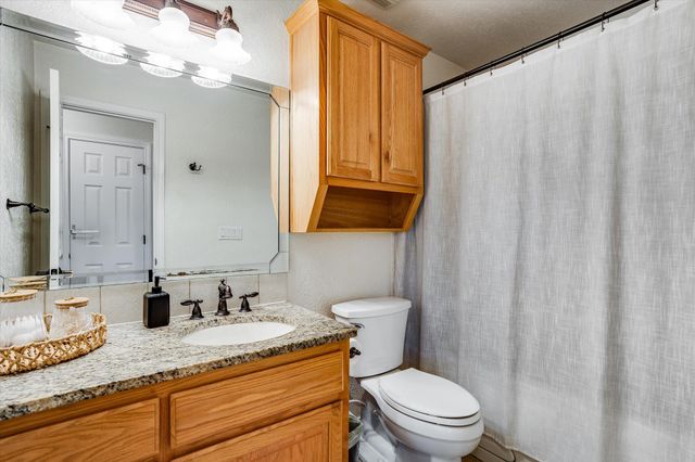 104 Firestone PL, Meadowlakes, TX 78654