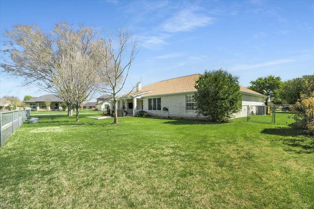 104 Firestone PL, Meadowlakes, TX 78654