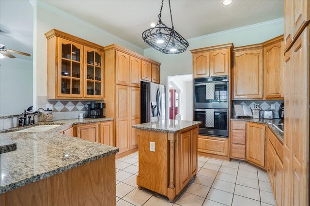 104 Firestone PL, Meadowlakes, TX 78654