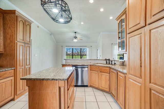 104 Firestone PL, Meadowlakes, TX 78654