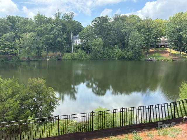 8674 Strawberry Lane, Charlotte, NC 28277