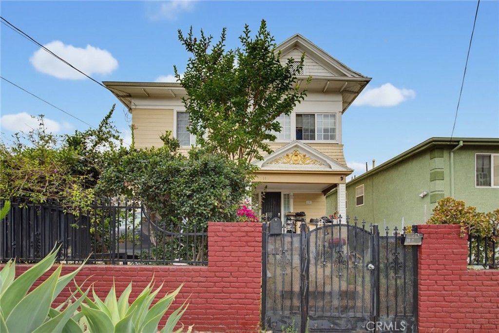 1107 S Mariposa Avenue, Los Angeles, CA 90006