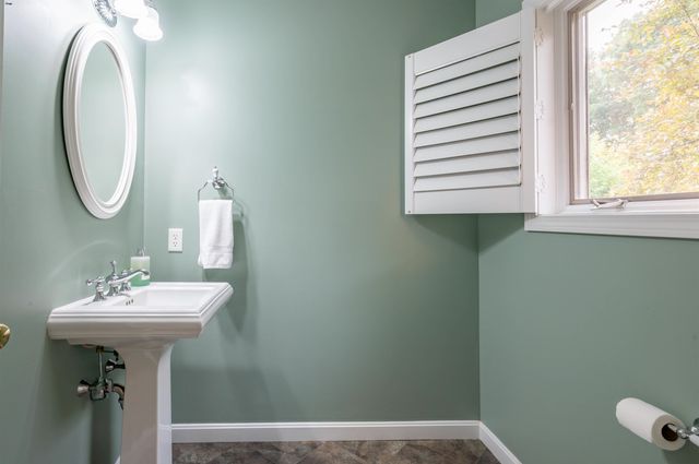 501 Cushing Road, Newmarket, NH 03857