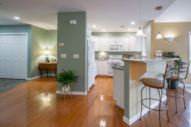 501 Cushing Road, Newmarket, NH 03857
