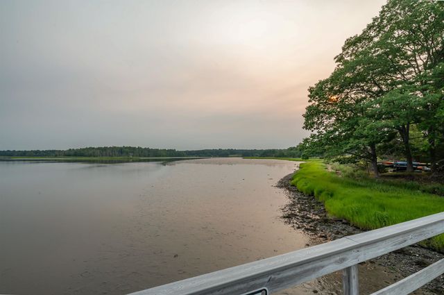 501 Cushing Road, Newmarket, NH 03857