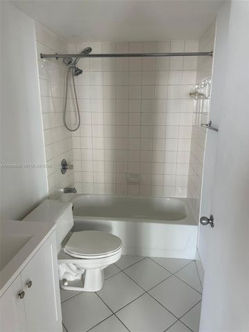 701 Brickell Key Blvd 1808, Miami, FL 33131