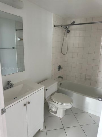 701 Brickell Key Blvd 1808, Miami, FL 33131