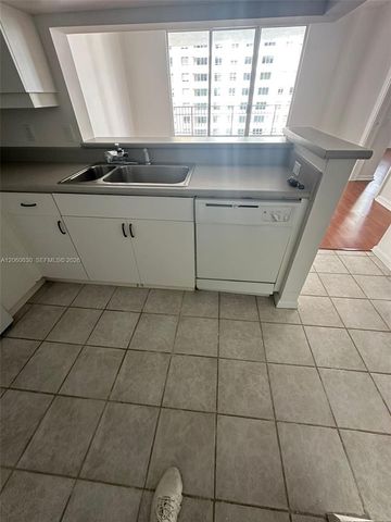701 Brickell Key Blvd 1808, Miami, FL 33131
