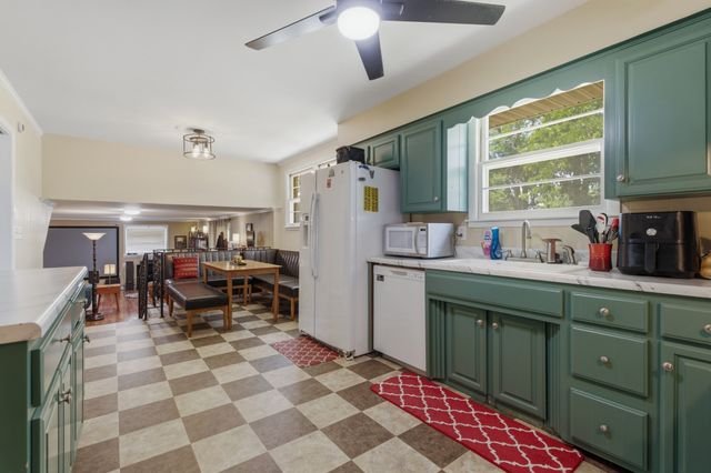 1002 W Northfield Blvd, Murfreesboro, TN 37129