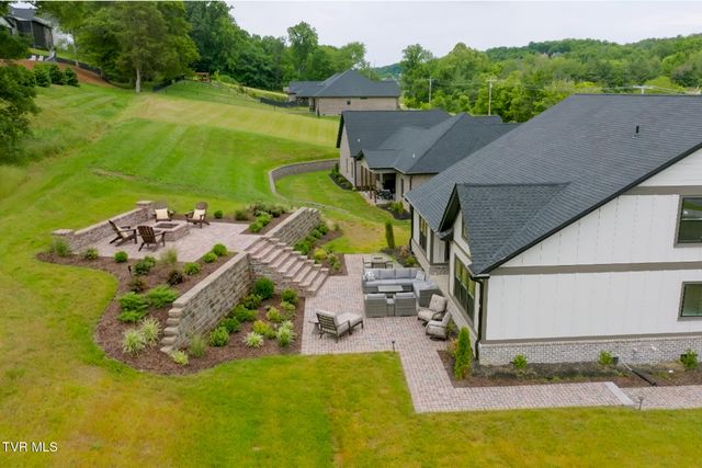 174 Boones Station Road, Johnson City, TN 37615