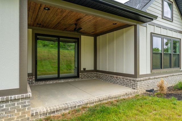 174 Boones Station Road, Johnson City, TN 37615