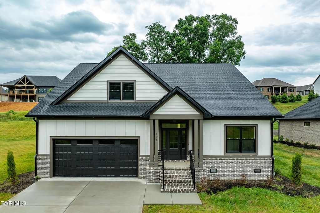 174 Boones Station Road, Johnson City, TN 37615