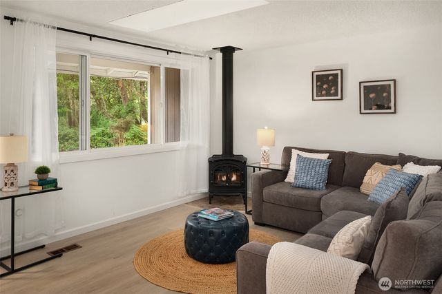 18304 McLean Road SW, Vashon, WA 98070