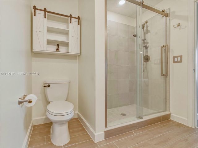 6011 Woods Edge Cir 6011, Riviera Beach, FL 33410