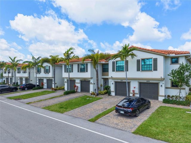 6011 Woods Edge Cir 6011, Riviera Beach, FL 33410