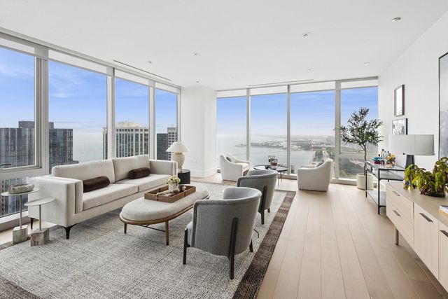 363 E Wacker Drive 4209, Chicago, IL 60601