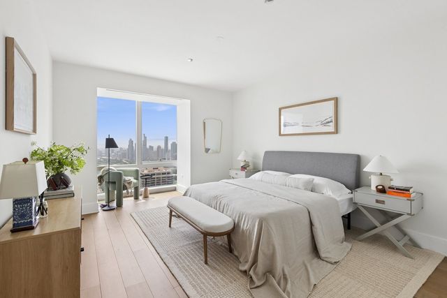 363 E Wacker Drive 4209, Chicago, IL 60601