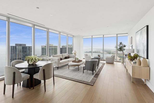 363 E Wacker Drive 4209, Chicago, IL 60601