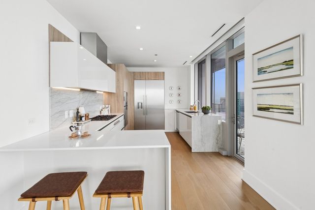 363 E Wacker Drive 4209, Chicago, IL 60601