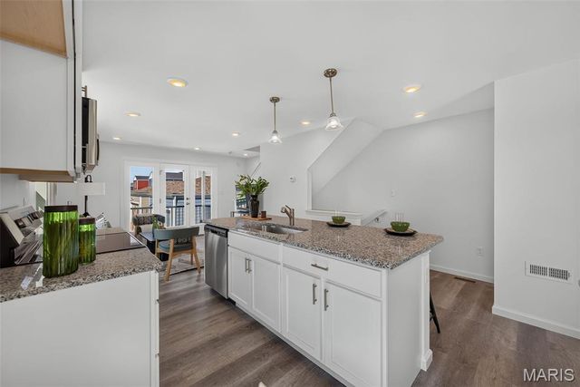 188 Canal Cottage Alley, St Charles, MO 63301