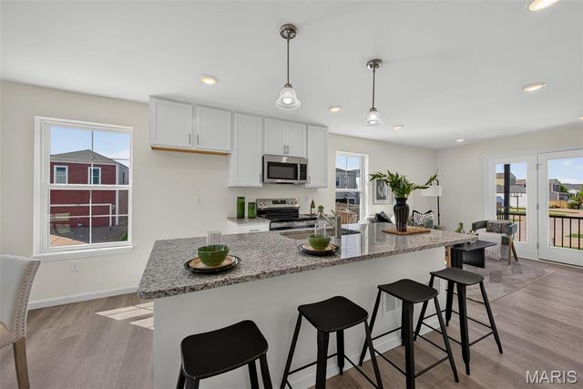 188 Canal Cottage Alley, St Charles, MO 63301