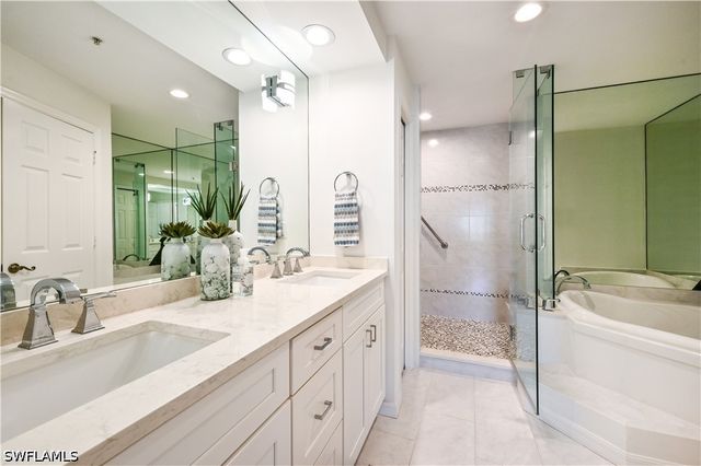 1054 Egrets Walk CIR 102, Naples, FL 34108