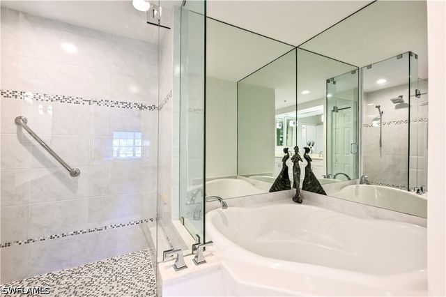 1054 Egrets Walk CIR 102, Naples, FL 34108