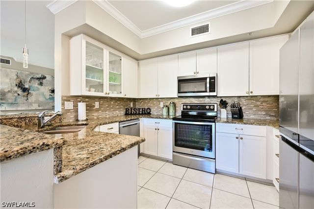 1054 Egrets Walk CIR 102, Naples, FL 34108