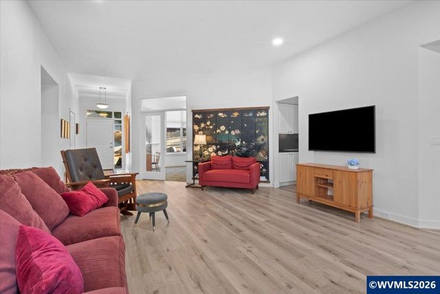 1746 Sunburst Ter NW, Salem, OR 97304