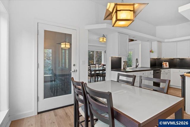 1746 Sunburst Ter NW, Salem, OR 97304