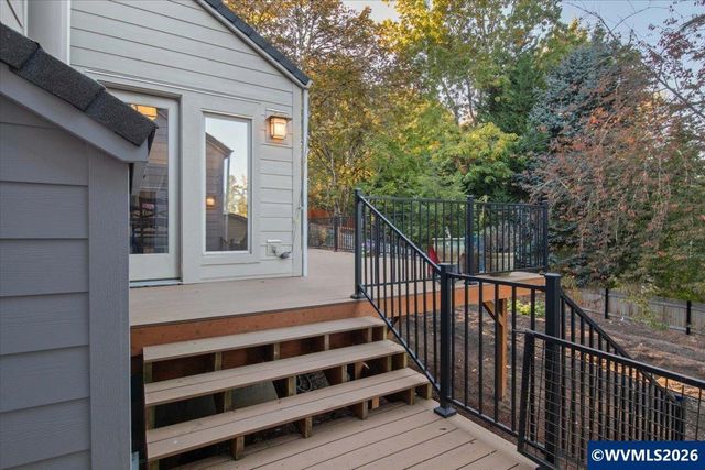 1746 Sunburst Ter NW, Salem, OR 97304