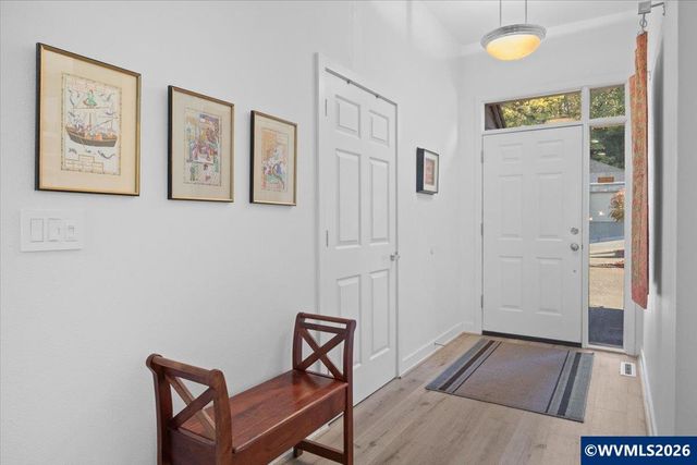 1746 Sunburst Ter NW, Salem, OR 97304