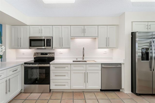 815 BAYPORT WAY 815, Longboat Key, FL 34228