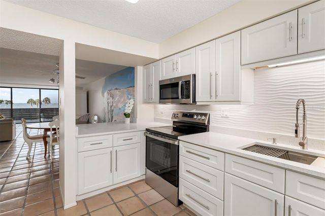 815 BAYPORT WAY 815, Longboat Key, FL 34228