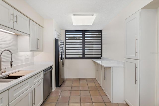 815 BAYPORT WAY 815, Longboat Key, FL 34228