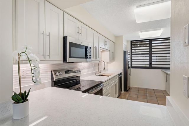 815 BAYPORT WAY 815, Longboat Key, FL 34228