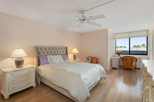 815 BAYPORT WAY 815, Longboat Key, FL 34228