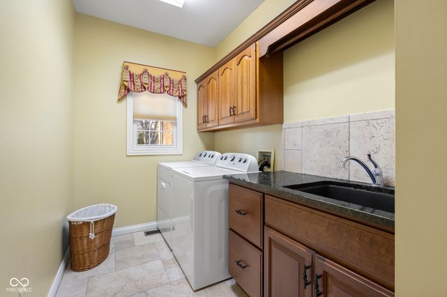 6045 Channel Drive, Columbus, IN 47201