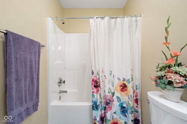6045 Channel Drive, Columbus, IN 47201