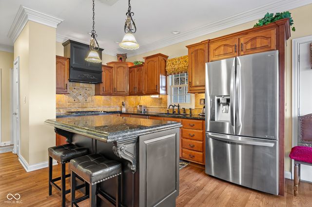6045 Channel Drive, Columbus, IN 47201