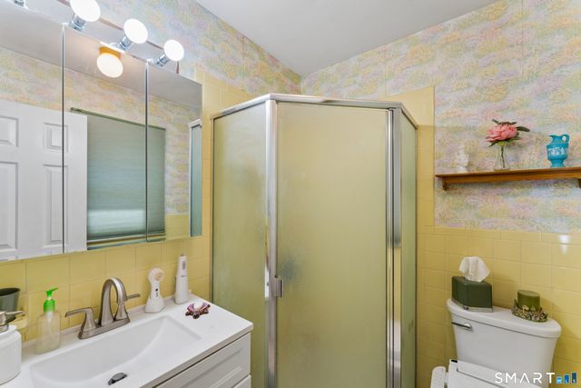 18 Woodcreek Road, Brookfield, CT 06804