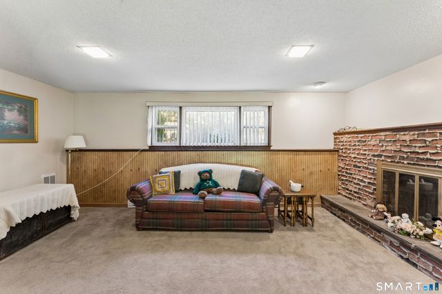 18 Woodcreek Road, Brookfield, CT 06804