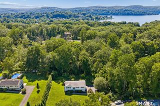 18 Woodcreek Road, Brookfield, CT 06804