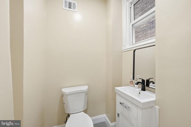 3839 CLIFTON AVE, Baltimore, MD 21216