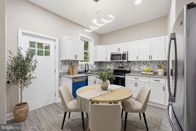 3839 CLIFTON AVE, Baltimore, MD 21216