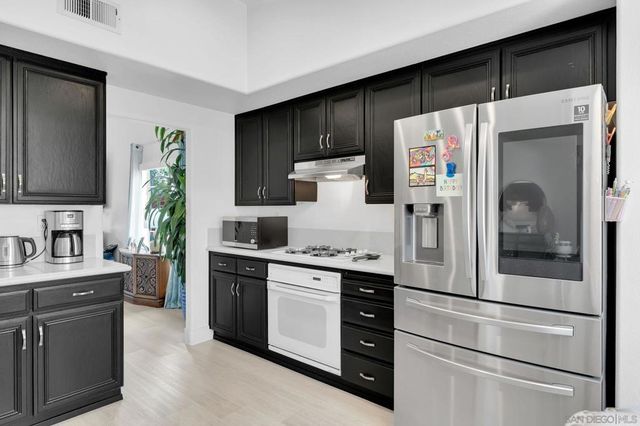 5521 Daybreak Ct, Oceanside, CA 92057