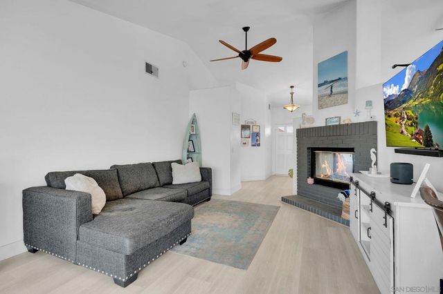 5521 Daybreak Ct, Oceanside, CA 92057