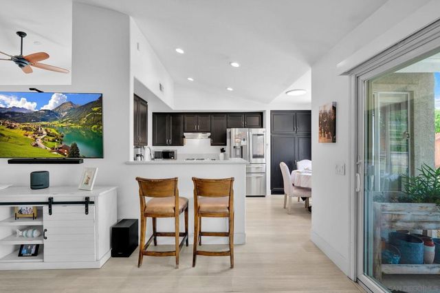 5521 Daybreak Ct, Oceanside, CA 92057