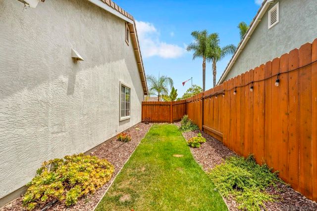 5521 Daybreak Ct, Oceanside, CA 92057